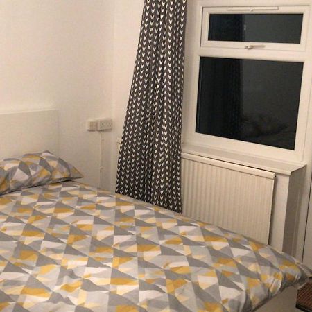 2 bedroom garden apartment Cheltenham Exterior foto