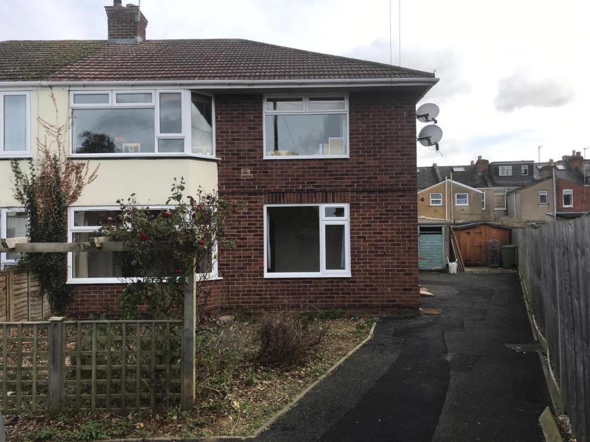 2 bedroom garden apartment Cheltenham Exterior foto